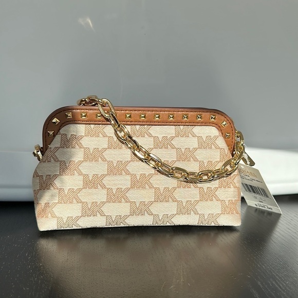 Michael Kors small crossbody clutch - Picture 3 of 12
